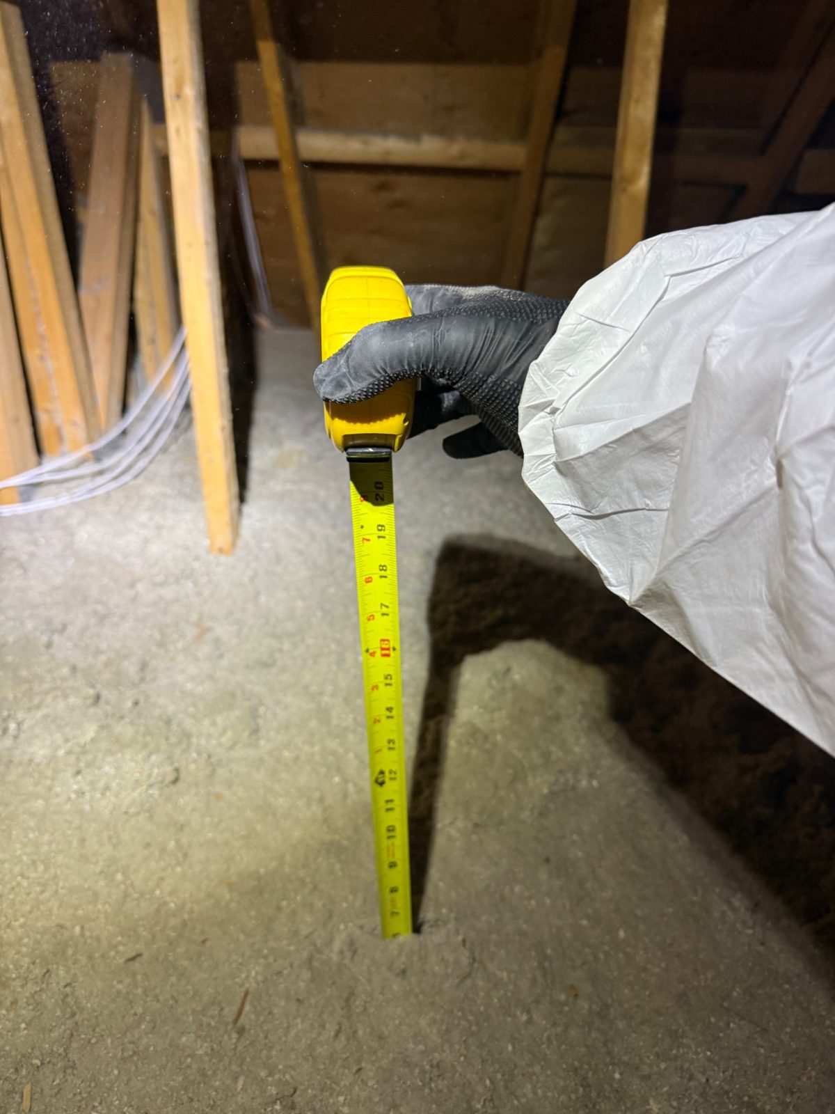 Old settled cellulose at 6&ndash;7&Prime; &mdash; healthy material, half the R-value it should have.